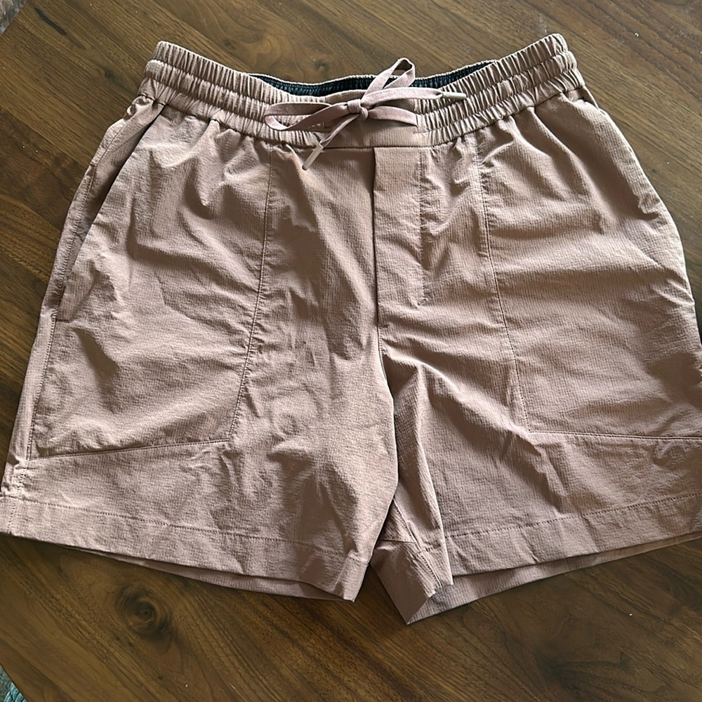 Lululemon Men’s 5” Bowline Casual Shorts